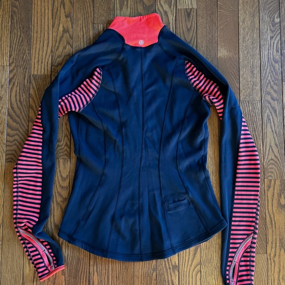 Lululemon reversible navy/coral 1/2 zip up pullover Long Sleeve Top size 6 - Picture 5 of 6